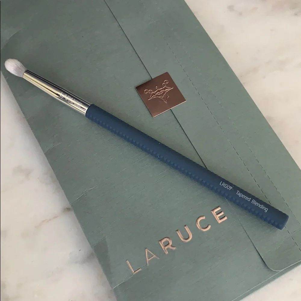 Laruce Essentials Brush Set in Blue